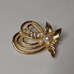 Little Gold Tone And Faux Pearl Brooch